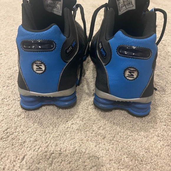 Nike Men's Black and Blue Shox Sneakers - Picture 2 of 6